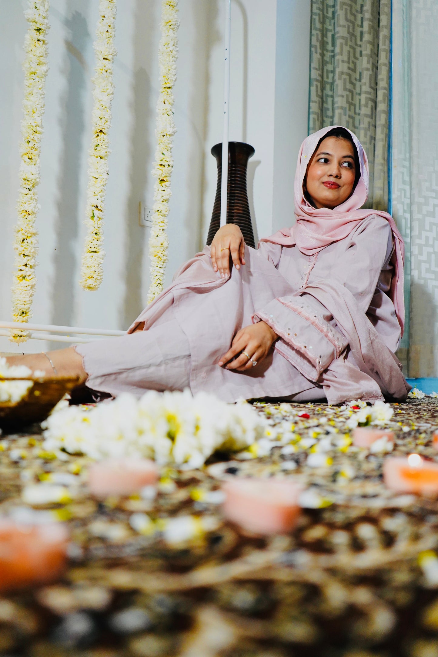 Aaina | عائنہ